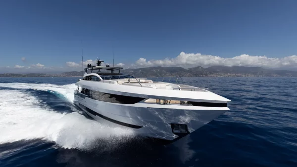 Mangusta GranSport33 superyacht Dopamine, adrenaline on board